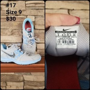 Women's Nike Shoes Size 9